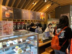 -焙丽拾光(麦凯乐直营店)