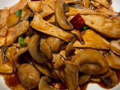 -鸽子侯·家宴·平价海鲜(市图书馆店)