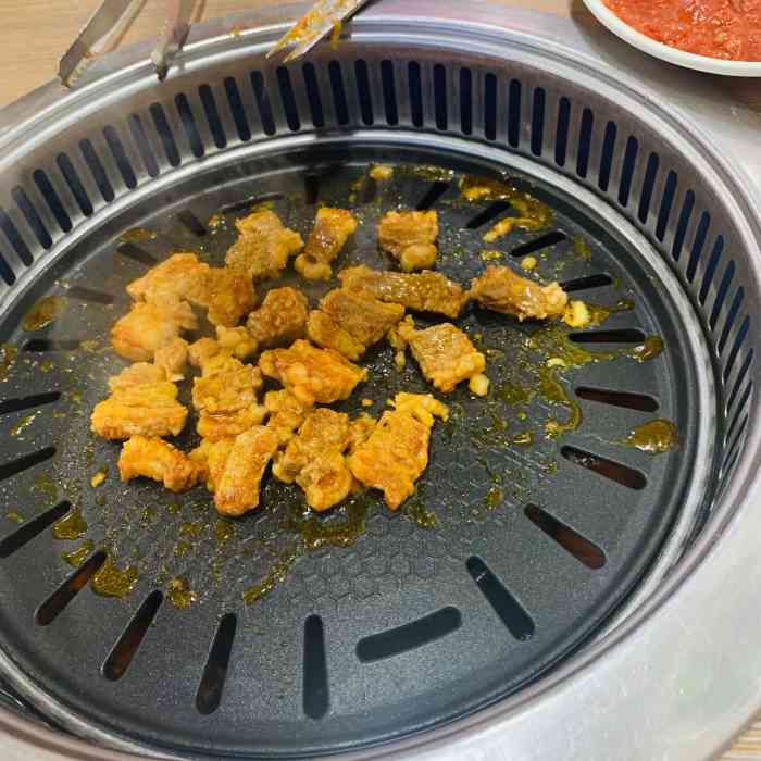 牛博士冷面店烤肉-"94位置在文竹家园的南门边上,是个很多年.