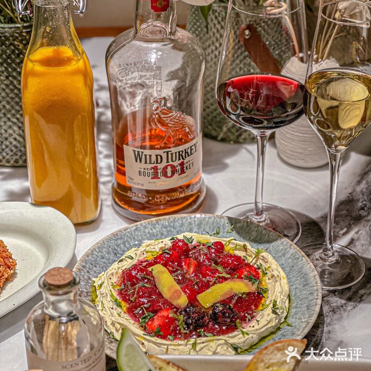 情侣必去的浪漫约会餐厅✨🥂就在黎黄陂路❗️  