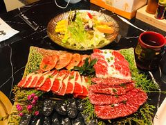 -山川小町·极番烧肉(新地假日广场店)
