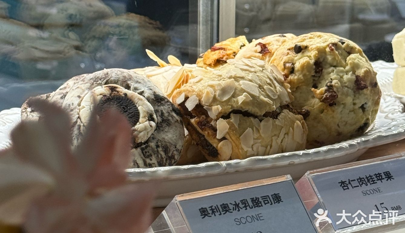 终于 终于 吃上武汉招牌拿破仑了🍰