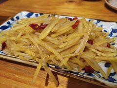酸辣土豆丝-无届青年餐馆(熙街店)