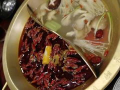 -重庆爽翻天老火锅(临平万达广场店)