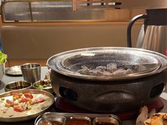 -围炉肉舍•炭烤活鳗•丹东海鲜烤肉(步行街店)