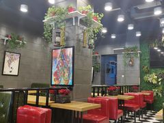 -愉肴麻辣香锅(中山路店)