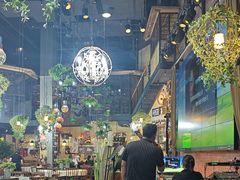 -临界音乐酒馆·小龙虾·江湖菜(华熙LIVE·鱼洞店)