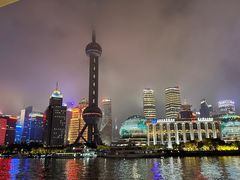 -黄浦江游览十六铺3号码头网红自助餐