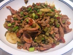 下饭的酸辣鸡杂-东流山北京烤鸭·家常菜(南京首店)