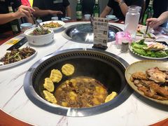 社会主义土豆烧牛肉-雪乡人家东北菜·铁锅炖一切(高斯路店)