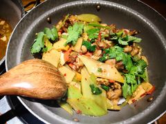 泡子姜烧牛蛙-吃饭皇帝大(合生汇店)