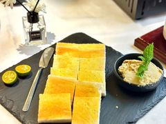 法式鹅肝酱配面包片-彩虹之约•淮扬家宴(亚运村店)