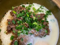 窝蛋牛肉饭-红星光发煲仔饭(文海店)