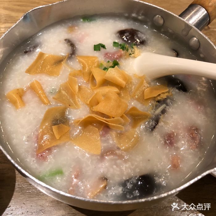 文泉记澳门粥面庄(德基广场店)香菇滑鸡粥图片 