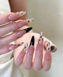 -赢韵美甲美睫瑞士净斑中心