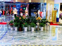 -王府井百货熙地港店