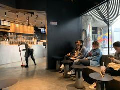 等位区-喜茶(北京三里屯太古里店)