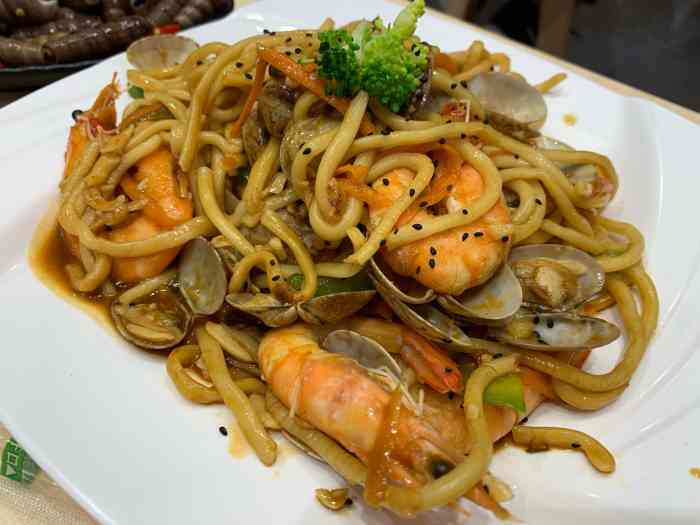 海鲜见面(金鼎利群店)-"在口碑上秒的蒜蓉蛤蜊焖面的套餐 很划算 .