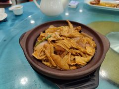 支竹猪蹄根煲-粤·向群饭店(泮塘路店)