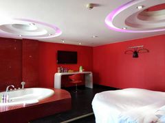 -天鹅恋主题酒店(光谷广场步行街店)