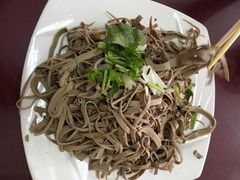 -溢心园香河肉饼总店