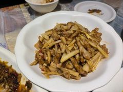 鱼香肉丝-大隐隐于市私房菜(保和小区店)