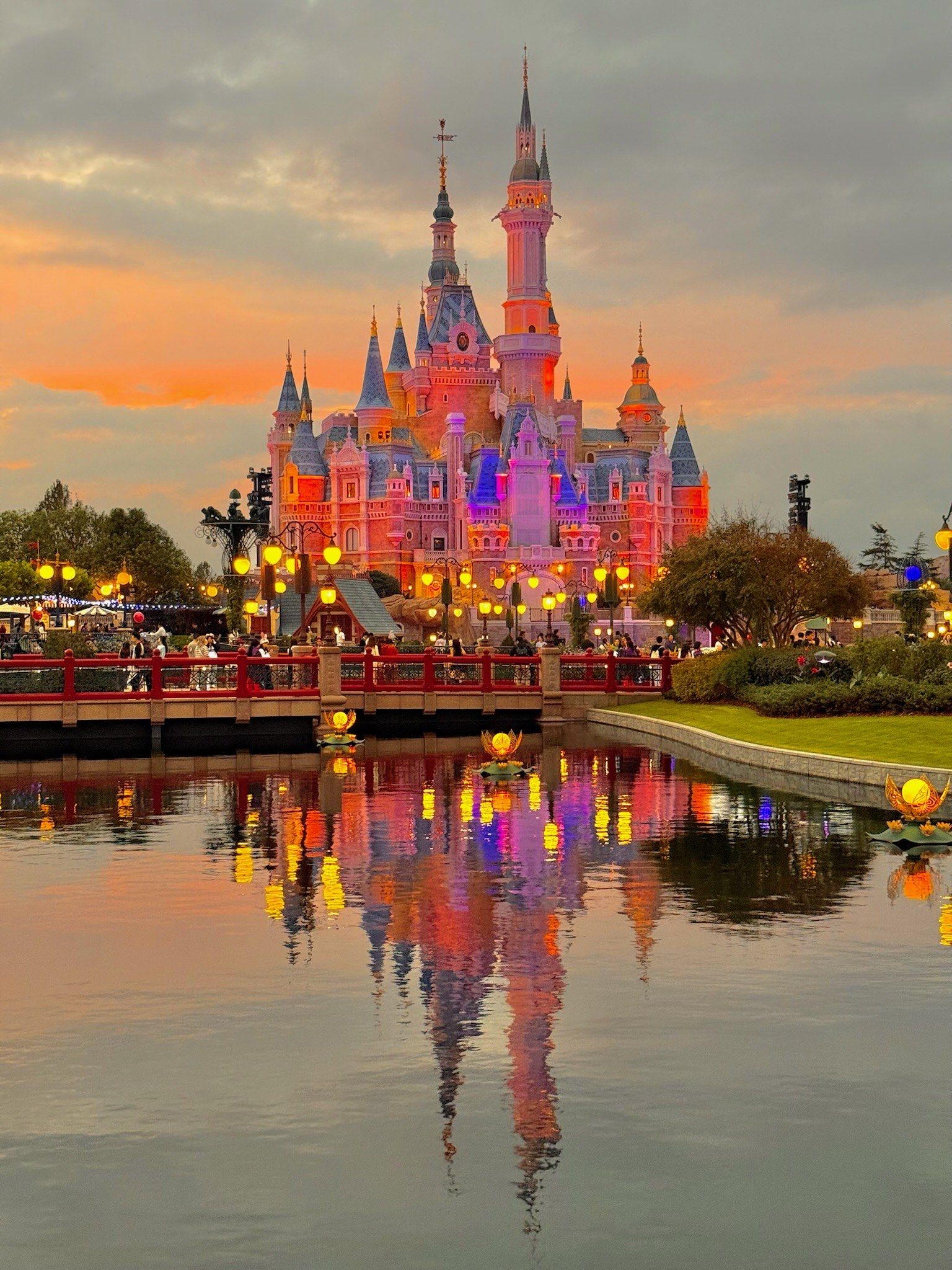 30实况!今天的迪士尼杀疯了