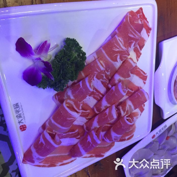 成都最火爆火锅店，口味独特，食材新鲜，环境优雅，服务专业