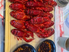 -肥肥虾庄·金牌油焖大虾(汉街SKP店)