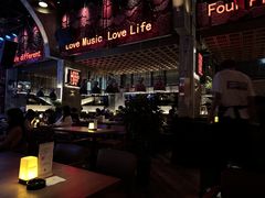 -FOUR PLAY BAR