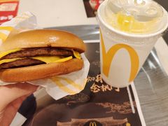 -麦当劳(友谊路得来速店)