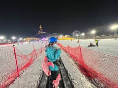 -采薇庄园四季滑雪场