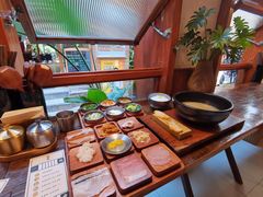 -银米·云南传统过桥米线(双廊黑金冠店)