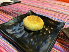 云南现烤鲜花饼-香巴拉云南餐厅(华莱坞店)