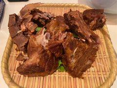 铁勺熏大骨-大铁勺新津菜(东丽阳光新业广场店)