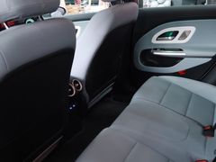 -宁波之星奔驰4S店(海曙店)