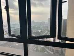 -欧辰国际酒店(重庆欢乐谷轻轨站店)