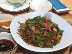 -老滇山寨•云南特色菜•地方菜•民族风情歌舞表演(金碧店)