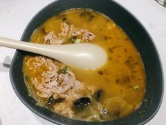 秘制酸汤肥牛-鹿港小镇(悠唐店)