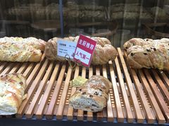 -焙丽拾光(麦凯乐直营店)