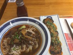 -霸蛮湖南菜·牛肉粉(荣京西街店)