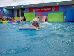 -龙格亲子游泳·水育早教运动中心(龙湾天街店)