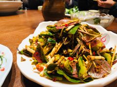 -老滇山寨•云南特色菜•地方菜•民族风情歌舞表演(金碧店)