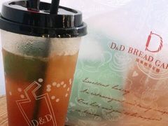 -顶东面包花园·生日蛋糕(世博店)