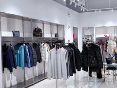 -百年港湾奥特莱斯(香炉礁店)