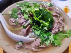 -大众跷脚牛肉馆·非遗传承单位(峨眉山店)