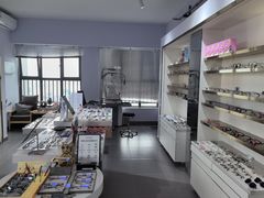 -视野联行眼镜•蔡司•依视路(温江店)