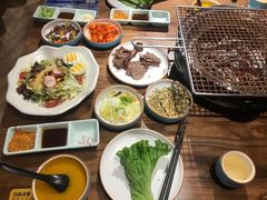 -明洞阿姨·韩式酱蟹烤肉·创意料理(三元桥店)