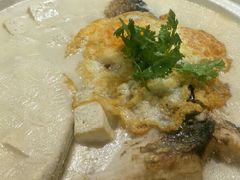 砂锅鱼头-小菜园新徽菜(芜湖奥特莱斯店)