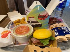 芝芝牛牛月亮堡-麦当劳(杭州东站高铁店)